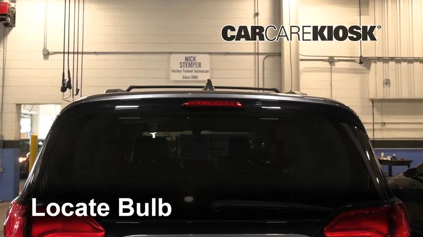 2020 Chrysler Voyager LXi 3.6L V6 FlexFuel Éclairage Feu de freinage central (remplacer l'ampoule)